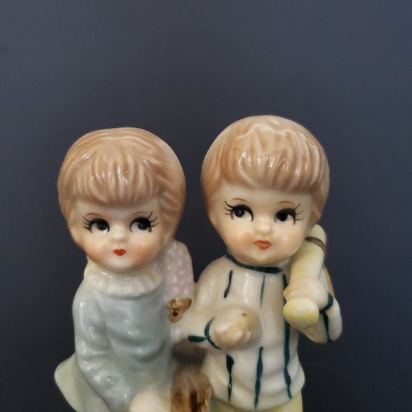 VINTAGE Porcelain Music Box Works | Taiwan | Boy Girl Kids Dog Baseball Playing - Picture 5 of 6